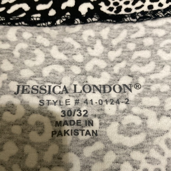 Black and white animal print size 30W - Picture 4 of 9